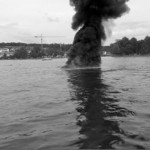 2007 Spektakulärer Brand eines Motorbootes